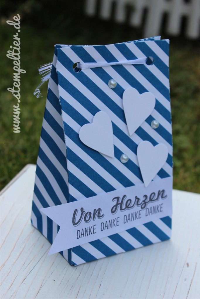 stampin up von herzen danke geschenktuete gift bag punch board pafifikblau weiss perlen stempeltier 2