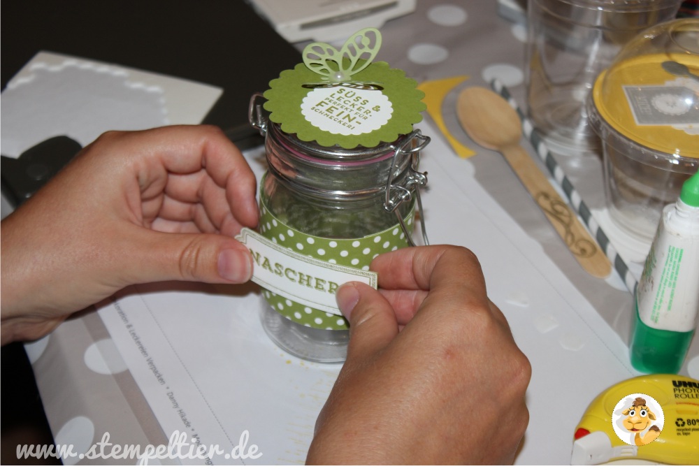 stampinup_stempeltier_workshop_dekoration_verpackung_geschenk_leckerei_glas_smoothiebecher_dombecher_domecup_klarsichtbecher_olivgruen