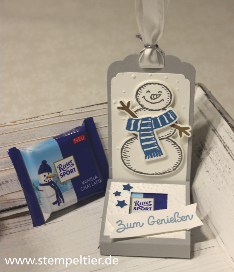 stampin up stempeltier snow friends es schneit schneemann snowman ritter sport verpackung tag etiketten stanze weihnachten winter