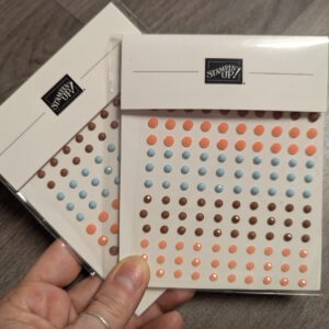 opake facettierte Schmucksteine