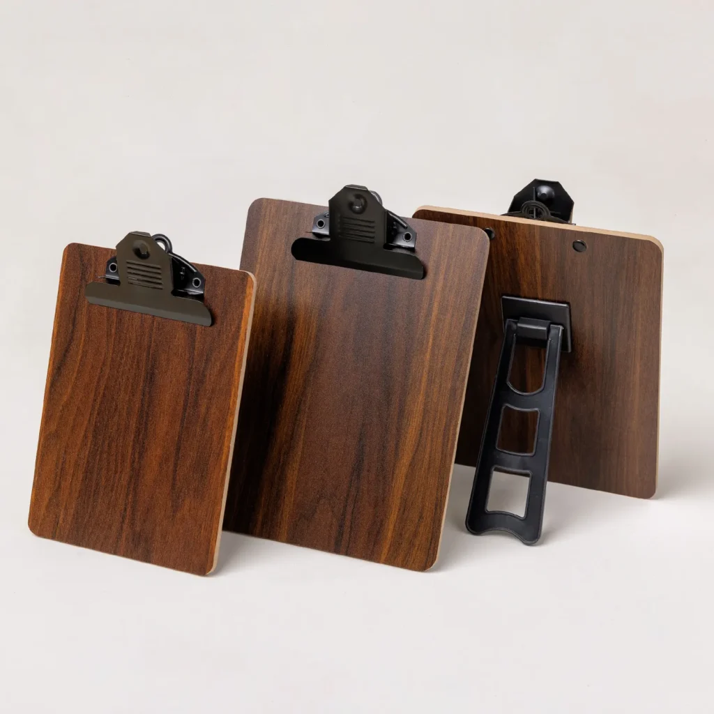 Fertige DIY Naturdeko aus dem Kreativset Achtsame Augenblicke als stilvolle Wanddekoration